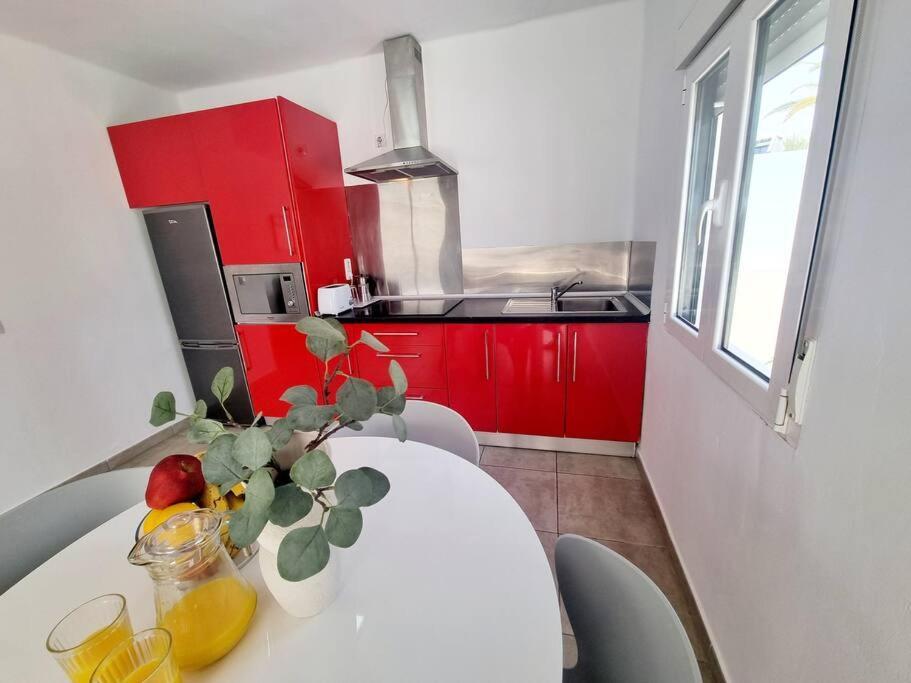 Pequeno Bungalow Firt Line Of The Sea Costa Teguise Buitenkant foto