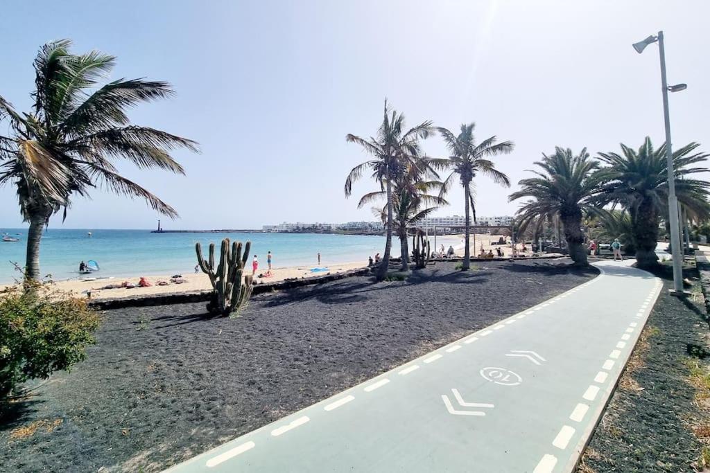 Pequeno Bungalow Firt Line Of The Sea Costa Teguise Buitenkant foto